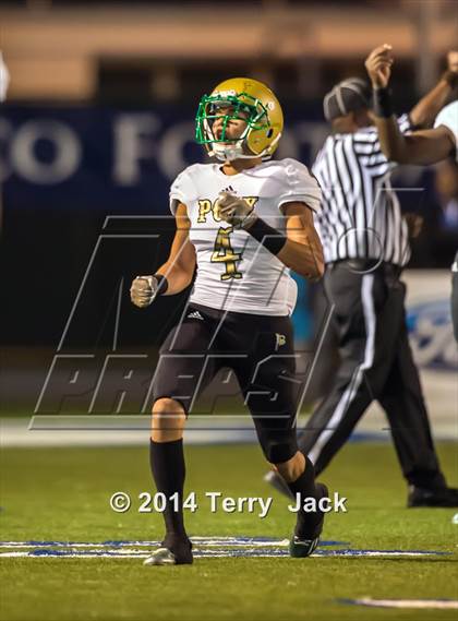 Thumbnail 2 in St. John Bosco vs. Long Beach Poly photogallery.