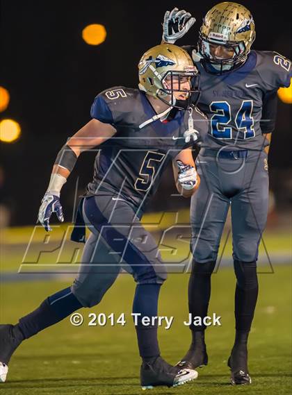Thumbnail 1 in St. John Bosco vs. Long Beach Poly photogallery.