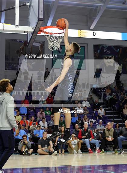 Thumbnail 3 in Slam Dunk Contest (City of Palms Classic) photogallery.