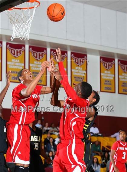 Thumbnail 2 in Animo South Los Angeles vs. View Park (CIF LA City Section Final) photogallery.