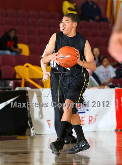 Thumbnail 3 in Animo South Los Angeles vs. View Park (CIF LA City Section Final) photogallery.