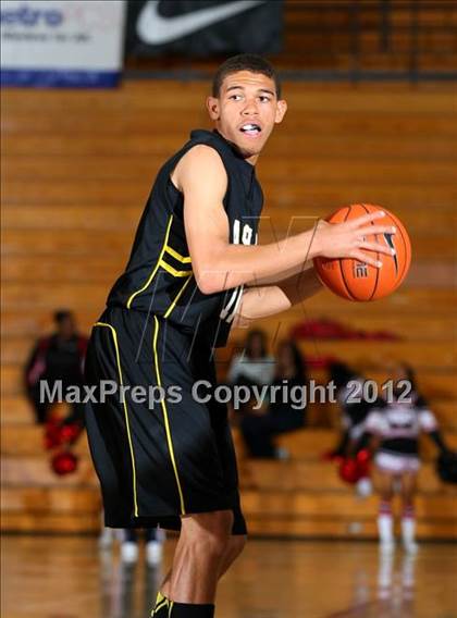 Thumbnail 2 in Animo South Los Angeles vs. View Park (CIF LA City Section Final) photogallery.