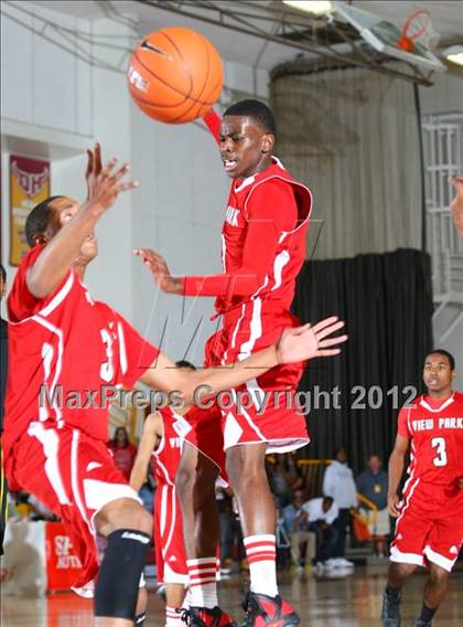 Thumbnail 3 in Animo South Los Angeles vs. View Park (CIF LA City Section Final) photogallery.