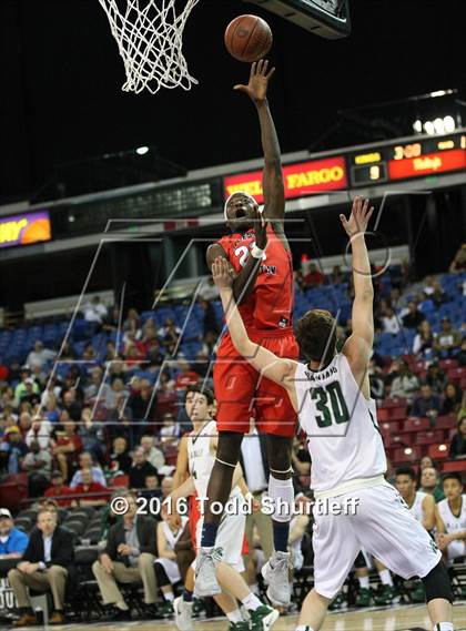 Thumbnail 3 in De La Salle vs. Modesto Christian (CIF NorCal Regional Open Division Final) photogallery.
