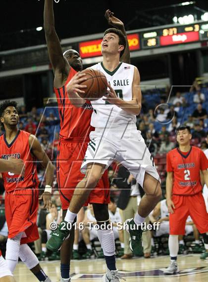 Thumbnail 3 in De La Salle vs. Modesto Christian (CIF NorCal Regional Open Division Final) photogallery.