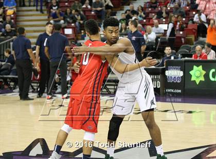 Thumbnail 3 in De La Salle vs. Modesto Christian (CIF NorCal Regional Open Division Final) photogallery.