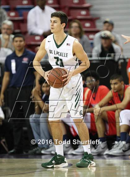 Thumbnail 1 in De La Salle vs. Modesto Christian (CIF NorCal Regional Open Division Final) photogallery.