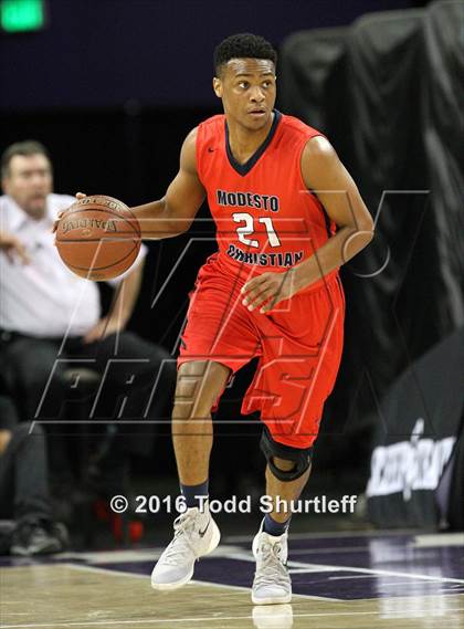 Thumbnail 2 in De La Salle vs. Modesto Christian (CIF NorCal Regional Open Division Final) photogallery.