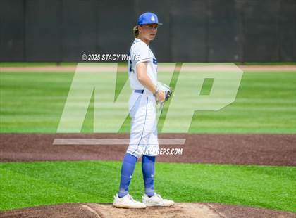 Thumbnail 3 in Hewitt-Trussville vs IMG Academy (IMG Academy National Classic) photogallery.