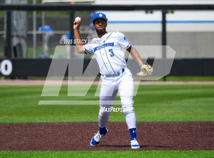 Thumbnail 3 in Hewitt-Trussville vs IMG Academy (IMG Academy National Classic) photogallery.