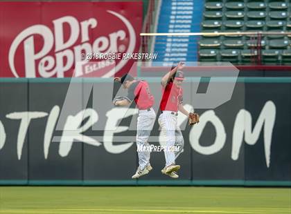 Thumbnail 2 in Carroll vs. Marcus (UIL 6A Regional Final) photogallery.