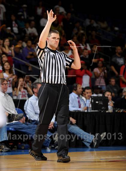 Thumbnail 3 in JW North vs. Redondo Union (CIF SoCal Regional D2 Final) photogallery.