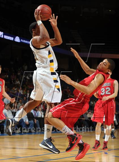 Thumbnail 1 in JW North vs. Redondo Union (CIF SoCal Regional D2 Final) photogallery.