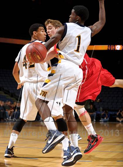 Thumbnail 2 in JW North vs. Redondo Union (CIF SoCal Regional D2 Final) photogallery.