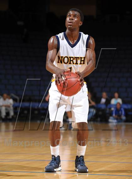 Thumbnail 2 in JW North vs. Redondo Union (CIF SoCal Regional D2 Final) photogallery.