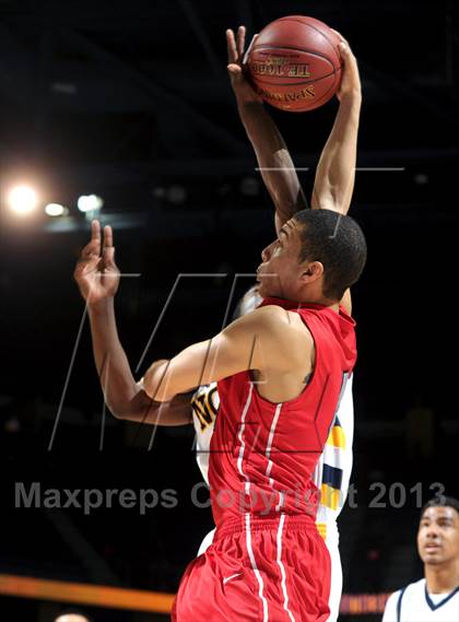Thumbnail 1 in JW North vs. Redondo Union (CIF SoCal Regional D2 Final) photogallery.