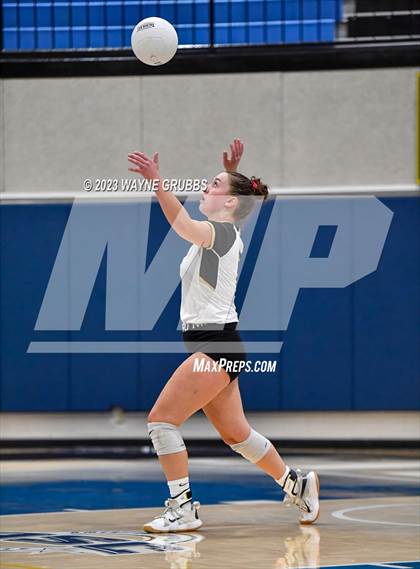 Thumbnail 2 in Pleasant Grove vs. Van (UIL 4A Bi-District) photogallery.