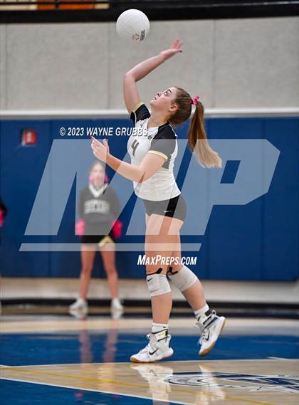 Thumbnail 2 in Pleasant Grove vs. Van (UIL 4A Bi-District) photogallery.