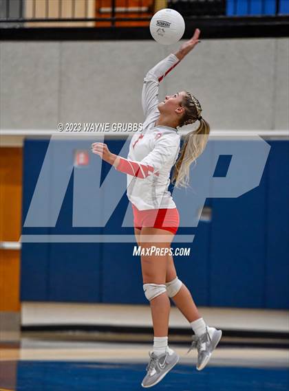 Thumbnail 2 in Pleasant Grove vs. Van (UIL 4A Bi-District) photogallery.