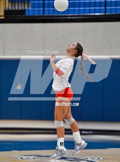 Thumbnail 2 in Pleasant Grove vs. Van (UIL 4A Bi-District) photogallery.