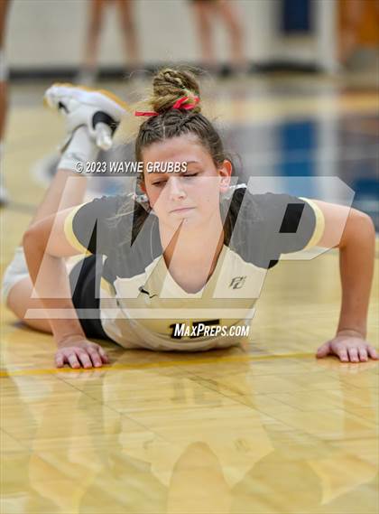 Thumbnail 2 in Pleasant Grove vs. Van (UIL 4A Bi-District) photogallery.