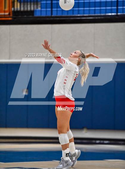 Thumbnail 2 in Pleasant Grove vs. Van (UIL 4A Bi-District) photogallery.