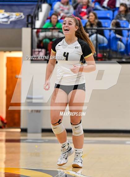 Thumbnail 2 in Pleasant Grove vs. Van (UIL 4A Bi-District) photogallery.