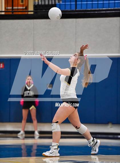 Thumbnail 3 in Pleasant Grove vs. Van (UIL 4A Bi-District) photogallery.