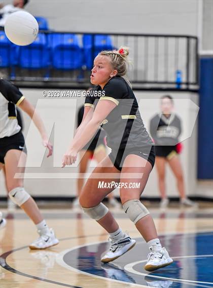 Thumbnail 1 in Pleasant Grove vs. Van (UIL 4A Bi-District) photogallery.