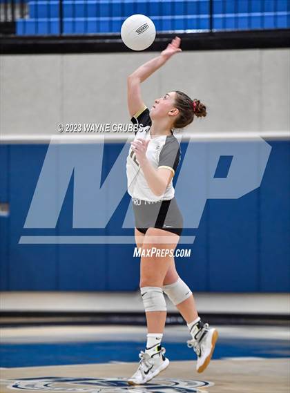 Thumbnail 1 in Pleasant Grove vs. Van (UIL 4A Bi-District) photogallery.