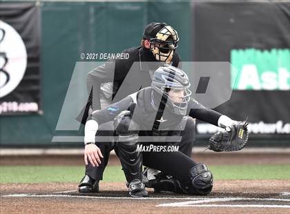 Thumbnail 3 in Brother Rice vs. Marian Catholic photogallery.