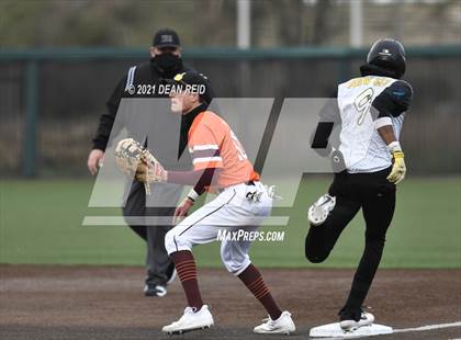 Thumbnail 3 in Brother Rice vs. Marian Catholic photogallery.