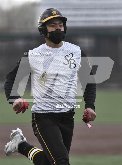 Thumbnail 1 in Brother Rice vs. Marian Catholic photogallery.