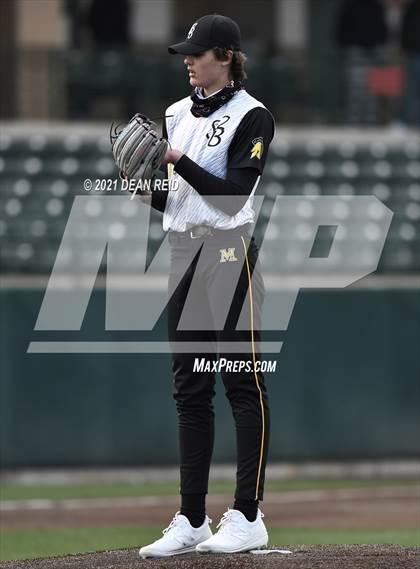 Thumbnail 2 in Brother Rice vs. Marian Catholic photogallery.