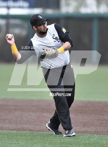 Thumbnail 2 in Brother Rice vs. Marian Catholic photogallery.