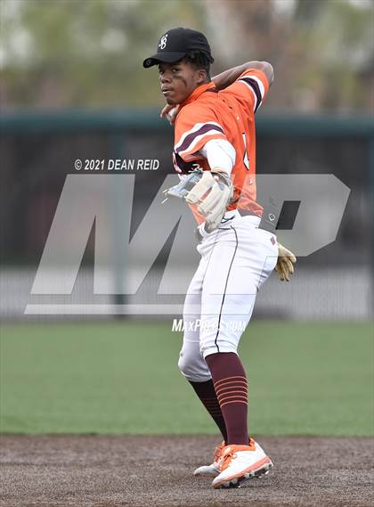 Thumbnail 2 in Brother Rice vs. Marian Catholic photogallery.