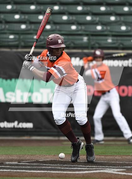 Thumbnail 3 in Brother Rice vs. Marian Catholic photogallery.