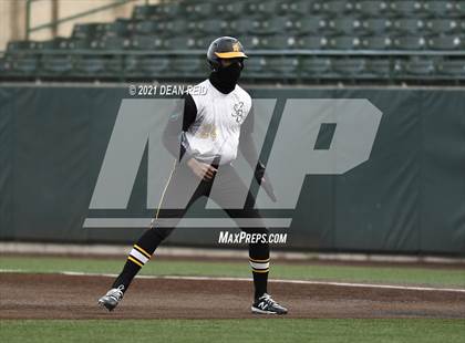 Thumbnail 2 in Brother Rice vs. Marian Catholic photogallery.