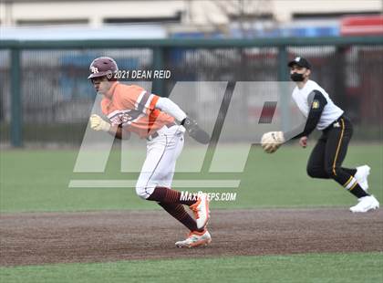 Thumbnail 1 in Brother Rice vs. Marian Catholic photogallery.