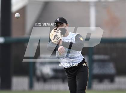 Thumbnail 3 in Brother Rice vs. Marian Catholic photogallery.