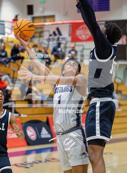 Thumbnail 1 in Mount Vernon vs Kell (Hawks-Naismith Holiday Classic) photogallery.