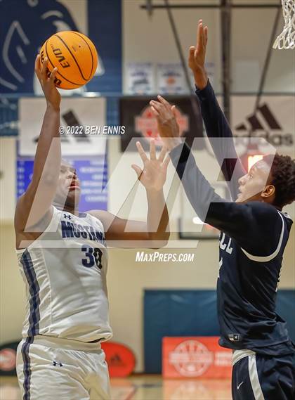 Thumbnail 2 in Mount Vernon vs Kell (Hawks-Naismith Holiday Classic) photogallery.