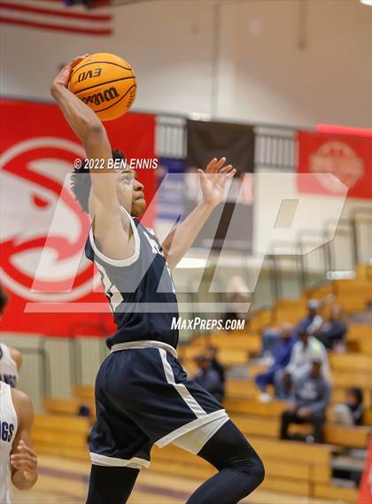 Thumbnail 3 in Mount Vernon vs Kell (Hawks-Naismith Holiday Classic) photogallery.