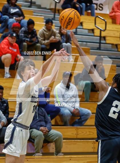 Thumbnail 3 in Mount Vernon vs Kell (Hawks-Naismith Holiday Classic) photogallery.