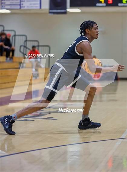 Thumbnail 2 in Mount Vernon vs Kell (Hawks-Naismith Holiday Classic) photogallery.