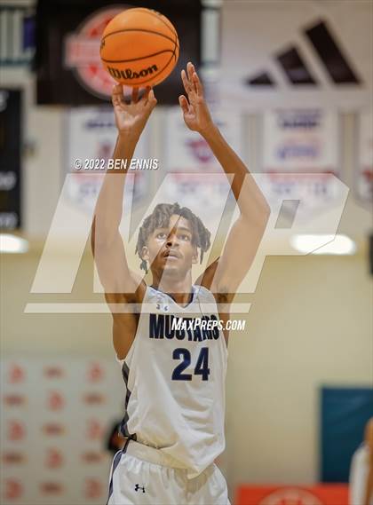 Thumbnail 3 in Mount Vernon vs Kell (Hawks-Naismith Holiday Classic) photogallery.