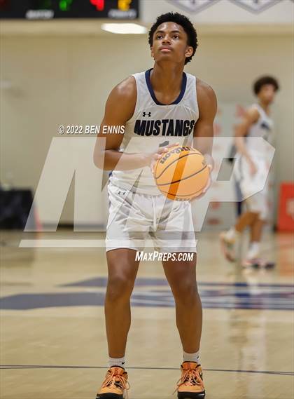 Thumbnail 1 in Mount Vernon vs Kell (Hawks-Naismith Holiday Classic) photogallery.