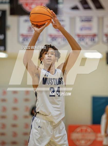 Thumbnail 2 in Mount Vernon vs Kell (Hawks-Naismith Holiday Classic) photogallery.
