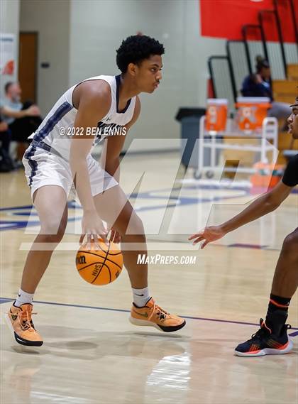 Thumbnail 3 in Mount Vernon vs Kell (Hawks-Naismith Holiday Classic) photogallery.