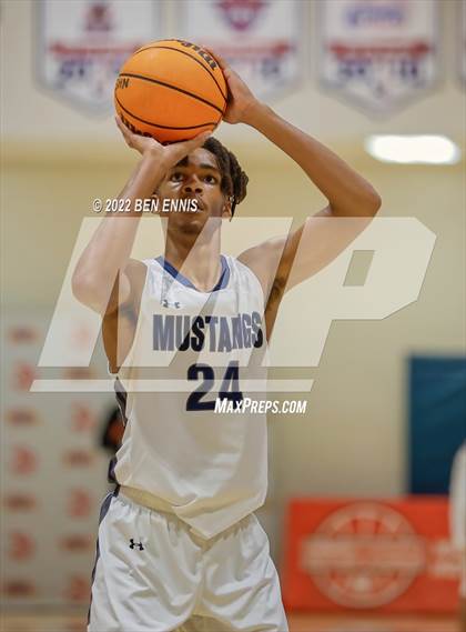Thumbnail 1 in Mount Vernon vs Kell (Hawks-Naismith Holiday Classic) photogallery.